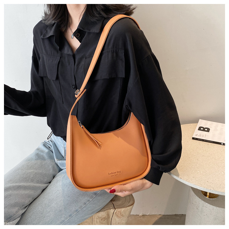 Simple Casual Large-capacity Bucket Bag display picture 3