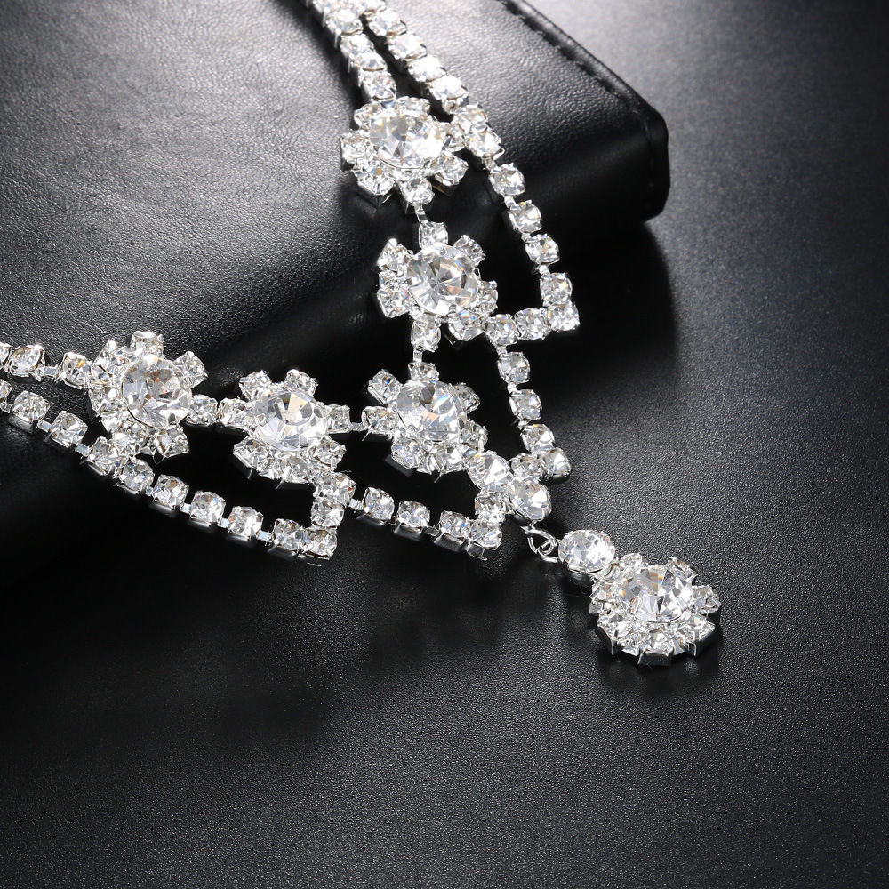 Strasshårkam bröllopshårband elegant och mångsidig_voghion.com