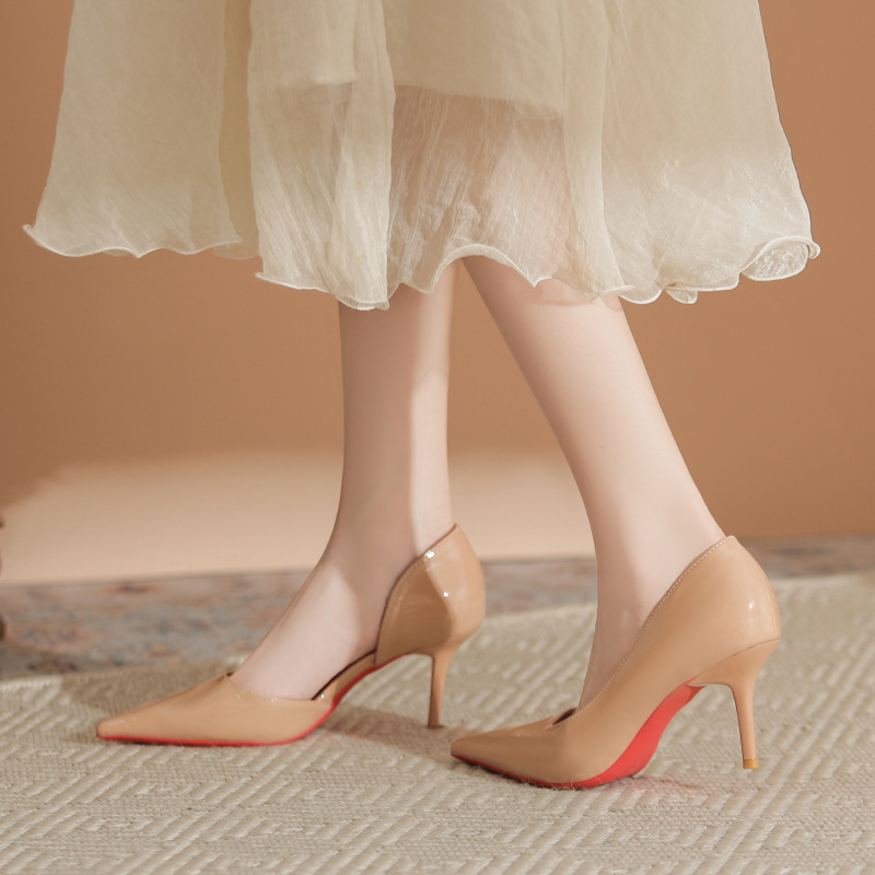 Fashionable high heels nude pointed-toe