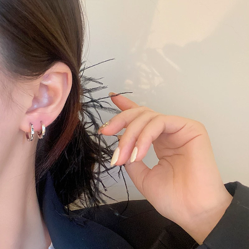 Black earrings, universal brand set, simple and elegant design
