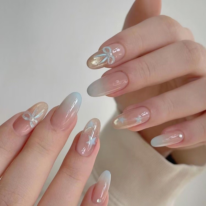 Cat's Eye Gradient Gentle Milky Blue Bow Star Manicure Smudged High-End Handmade Wearable Nails Whitening Nail Patch