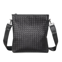 2024新款男士时尚手工编织斜挎包休闲商务潮牌斜挎小背包挎包批发