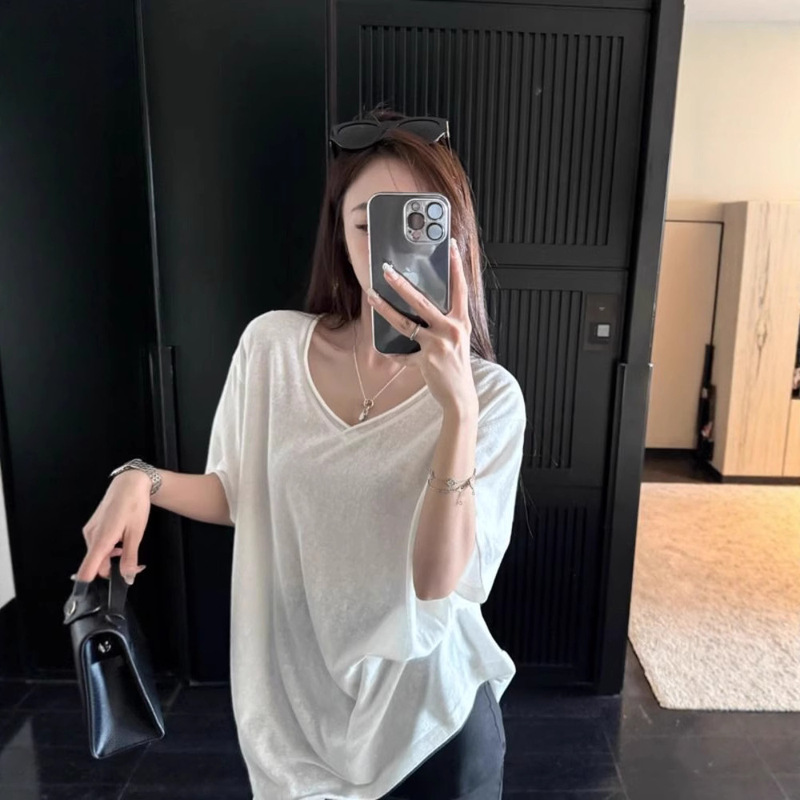[Factory Ready Stock] Casual Loose V Neck Short-Sleeved T-Shirt for Women in Summer Design with Rolled Edges Pure Color Versatile Top