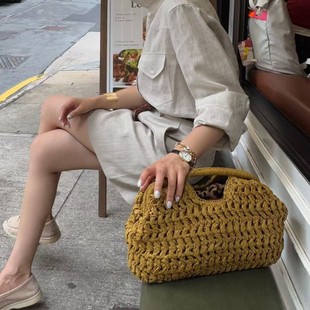�羳�ֹ�����Ů��2026�ļ��¿߅�ȼ����βݾ����ð��A�ӿڽ��