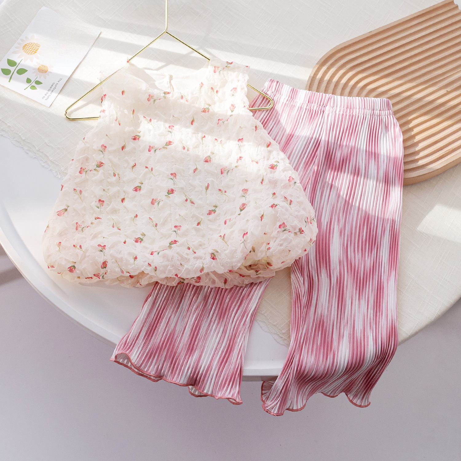 Girls' summer new set Korean style floral vest sweet and cute sleeveless top children's summer suit