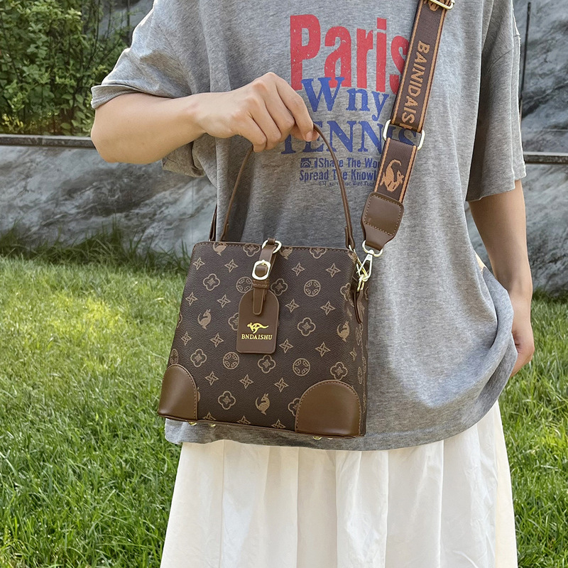 2026 New Cross-Border Vintage Bucket Bag, Light Luxury, High-End Feel, Versatile Shoulder Bag, Stylish Commuter Crossbody Bag