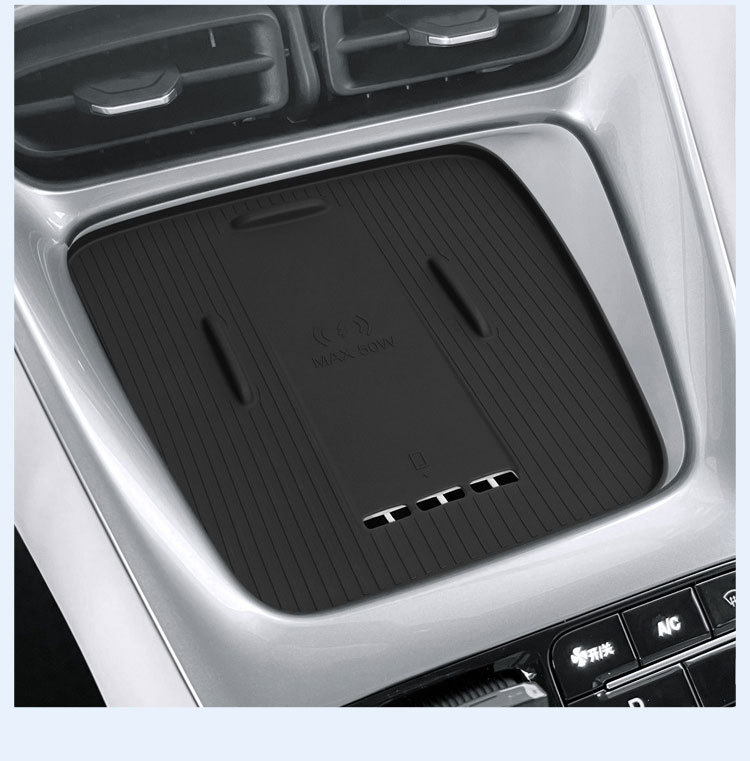 Suitable for Geely Xingyue Silicone Wireless Charging Pad, Center Console Protection Anti-Slip Mat, Modification Accessories, Interior Mat