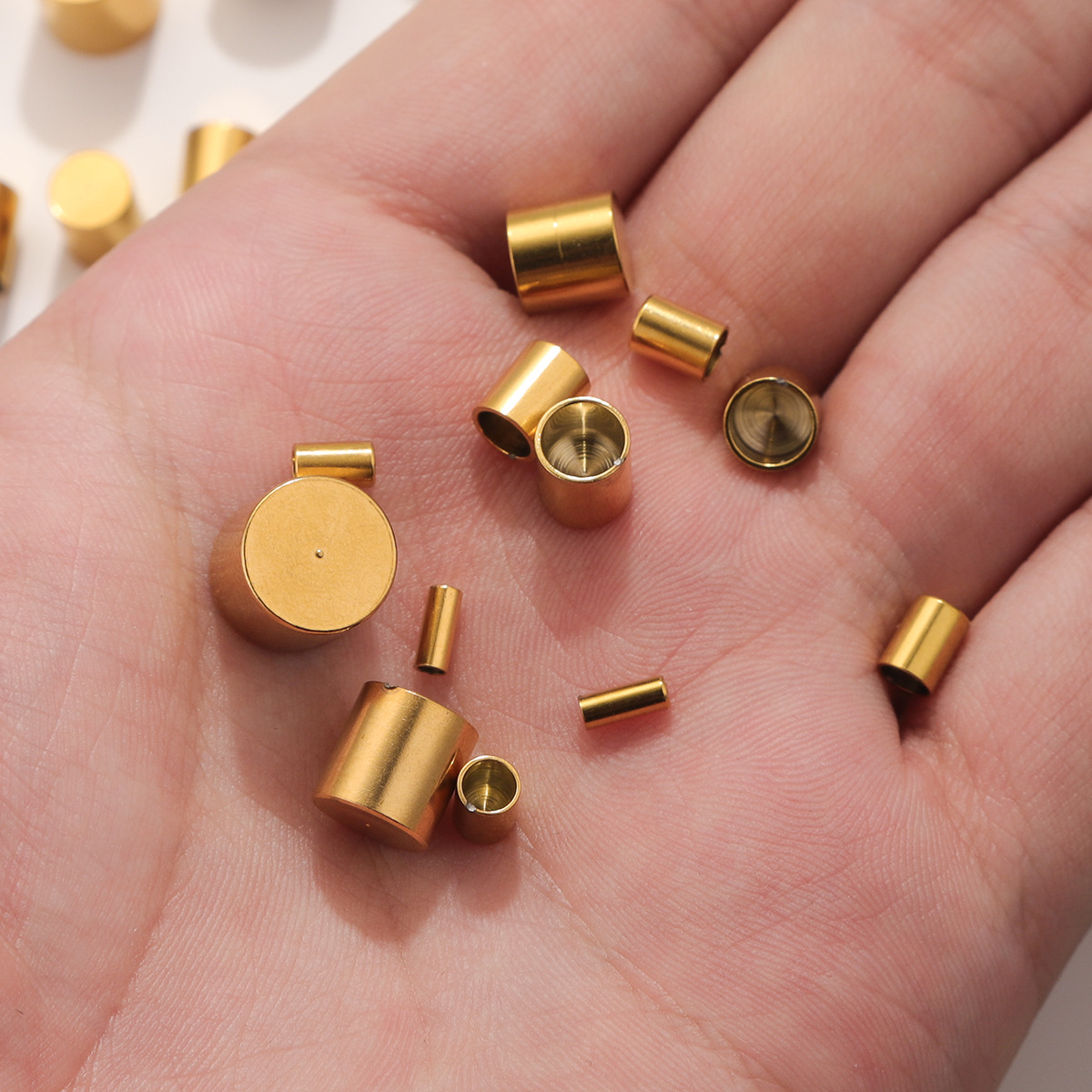 Cubo de acero inoxidable hebilla de cuerda de cuero oro rizado punta tapa DIY collar pulsera conector accesorio fabricación