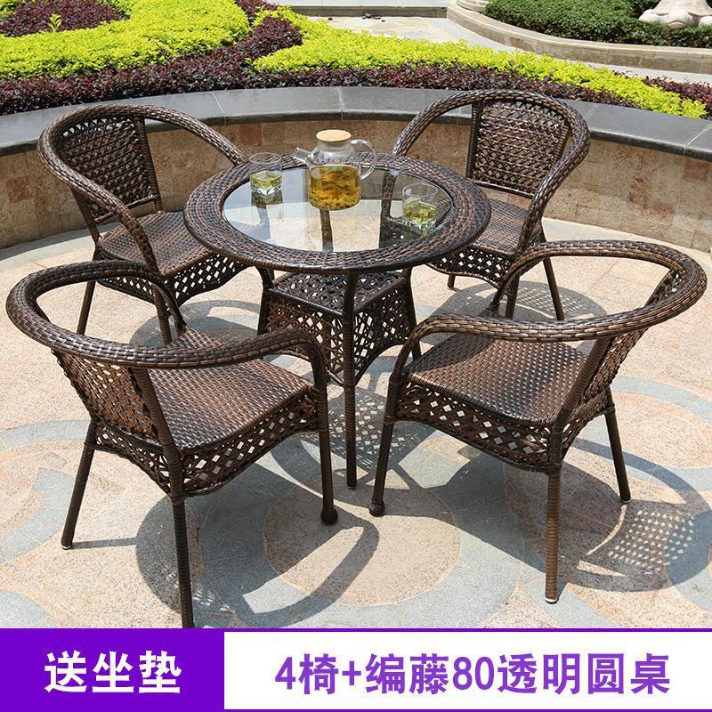 대형 의자 4 개 + 투명 원형 테이블 80 개 업그레이드