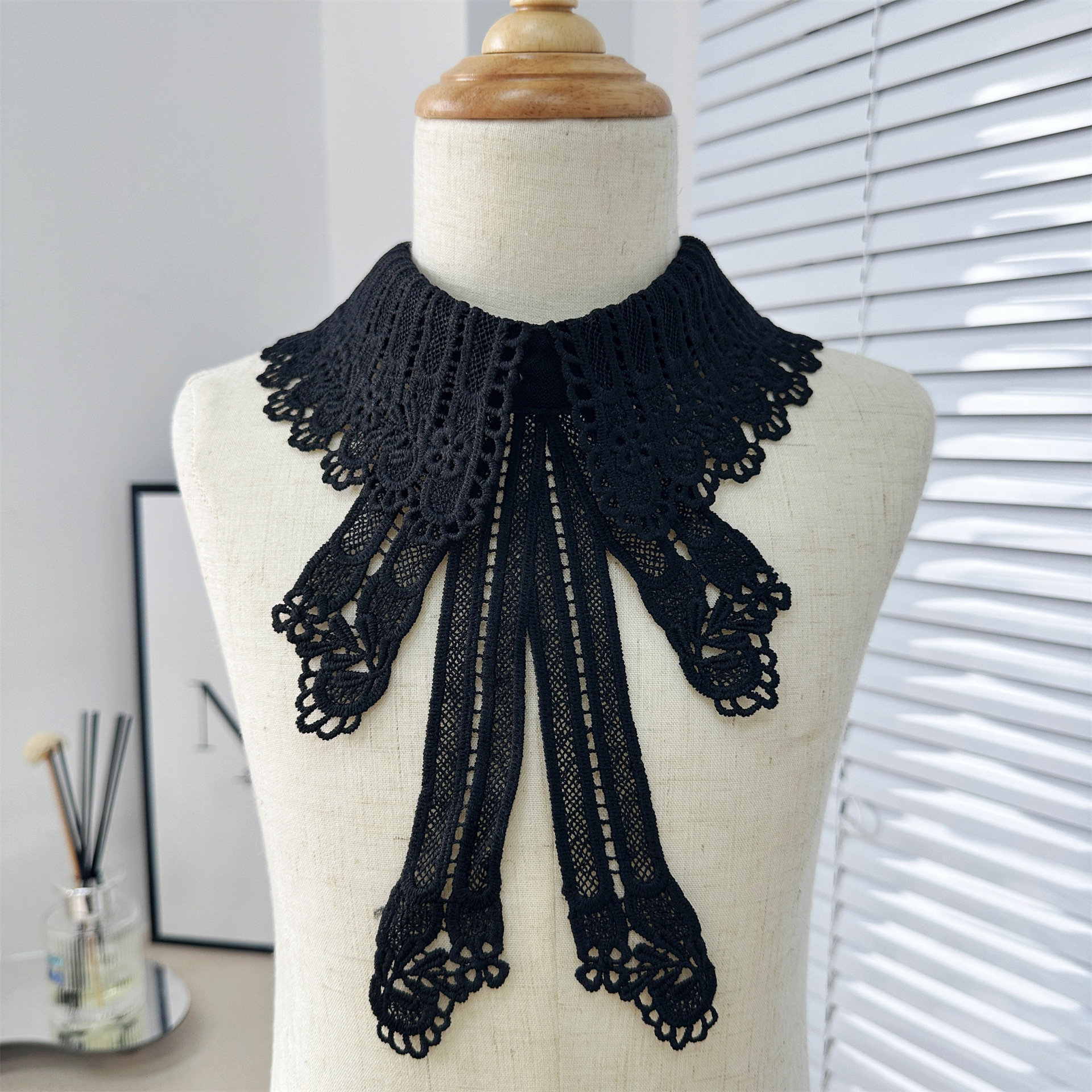 AliExpress Amazon Venta caliente de encaje hueco chal falso collar arco decorativo vestido camisa a juego image 4