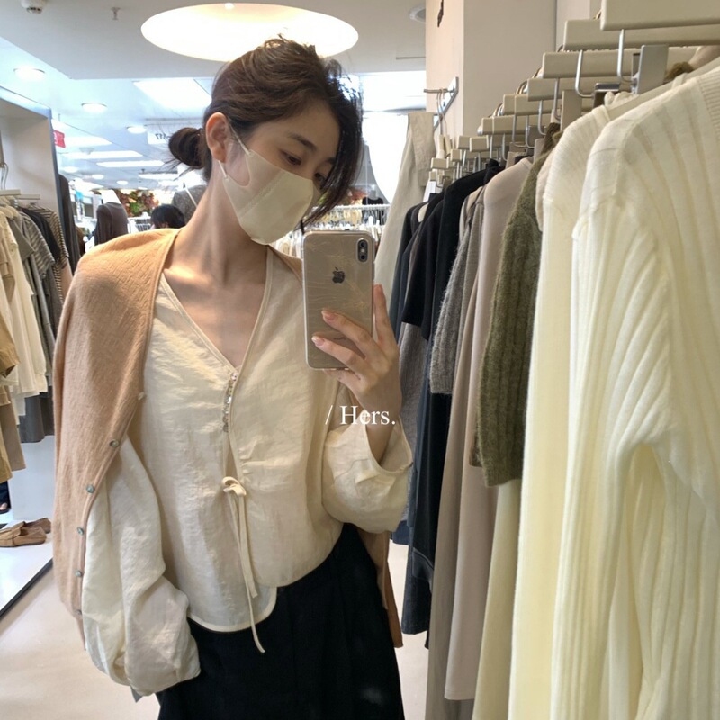 Hers New Early Autumn Korean Style Simple Elegant Buttoned Lace-Up Cape V-Neck Long Sleeve Blouse 66741 Hers New Early Autumn Korean Style Simple Elegant Buttoned Lace-Up Cape V-Neck Long Sleeve Blouse 66741