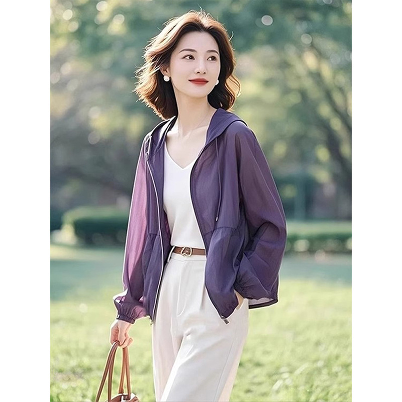 2025 New Solid Color Women's Sunscreen Long-sleeved Thin Hooded Short Coat Breathable Cardigan Top Sports Casual Short Coat