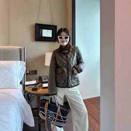 南油高版本经典战马刺绣菱格衍缝老钱风拼接灯芯绒翻领棉服外套