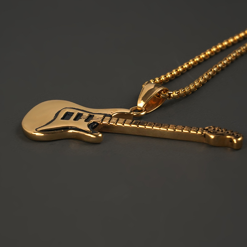 Pingente de guitarra de aço titânio punk rock mais vendido, colar de instrumento de metal personalizado masculino da moda_voghion.com