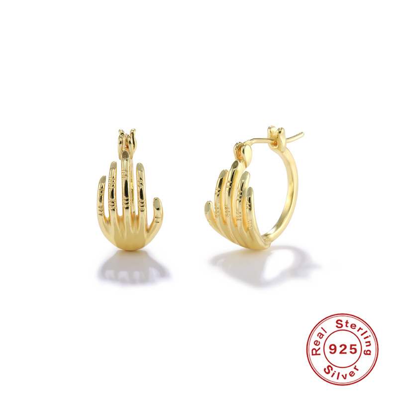 Nuevo europeo y americano ins creativo todo partido personalizado Sailor Moon abrazo moda elegante gota aceite diamante pendientes oído hebilla