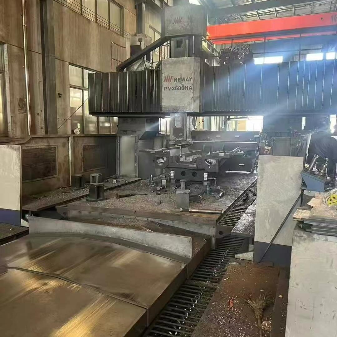 处理二手纽威PM2580HA龙门加工中心加工高度1.6米