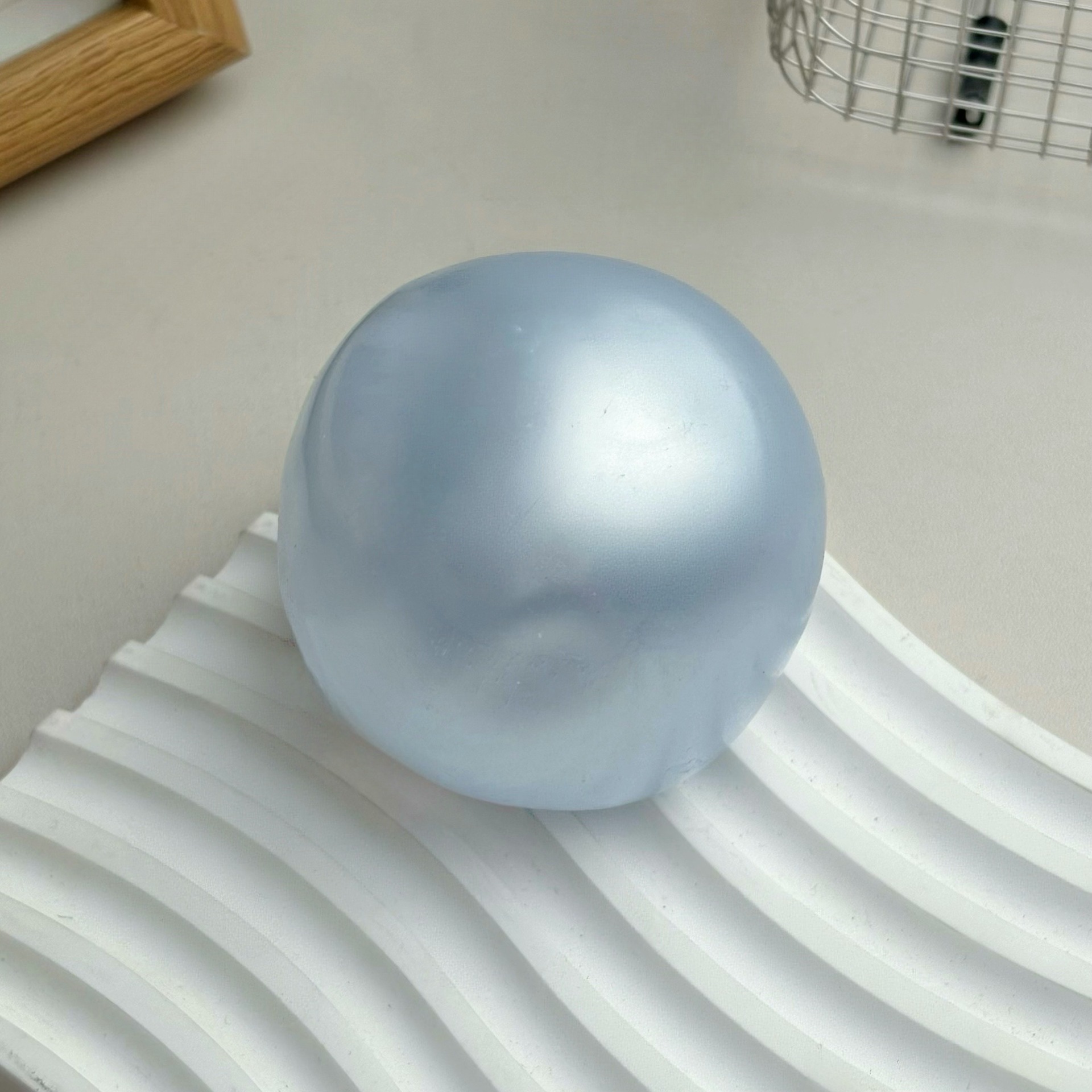 6cm pearlescent blue vaseline handmade ball [not maltose]