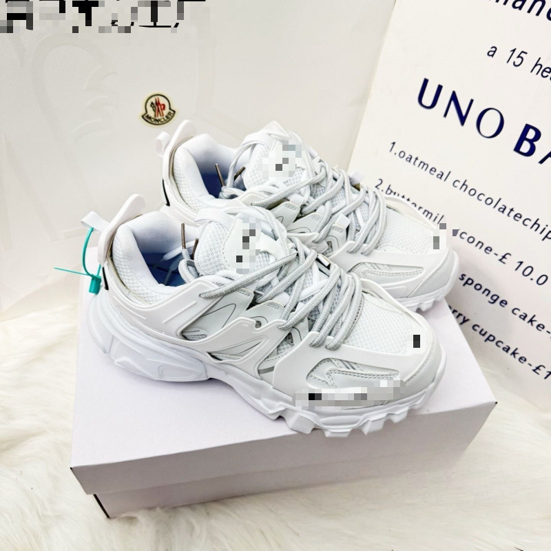White [ready stock and shipped in seconds] / 36