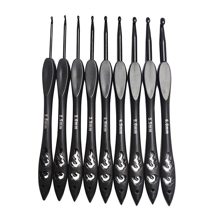 新品黑色雕花手柄钩针全套手工diy毛线材料编织工具2.0-6.0mm批发