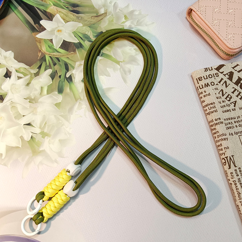 짙은 밤색과 노란색(흰색 버튼)♢