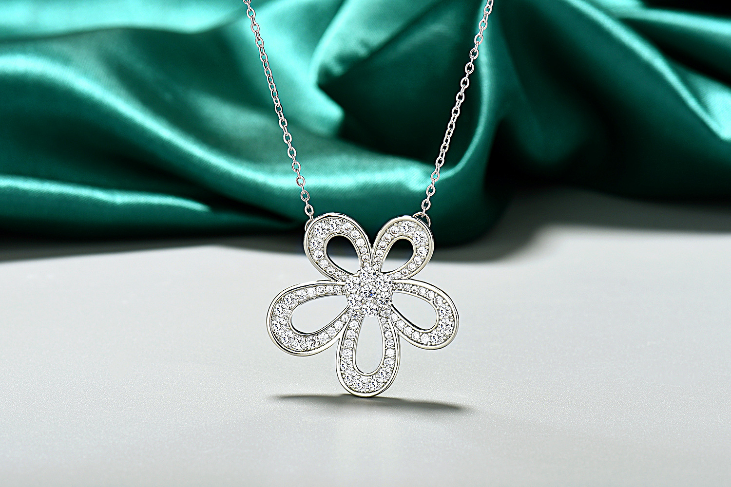 Flower Pattern Women's Gender Sweet Flower Titanium Steel Plating Hollow Out Inlay Zircon Necklace