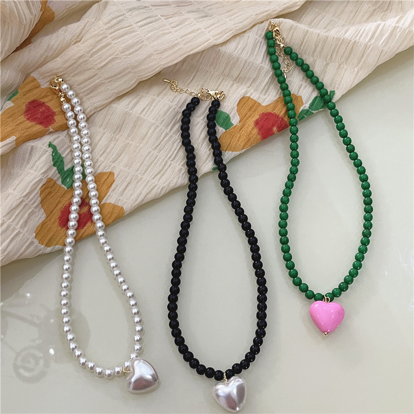 Sweet Heart Shape Plastic Beaded Necklace display picture 3