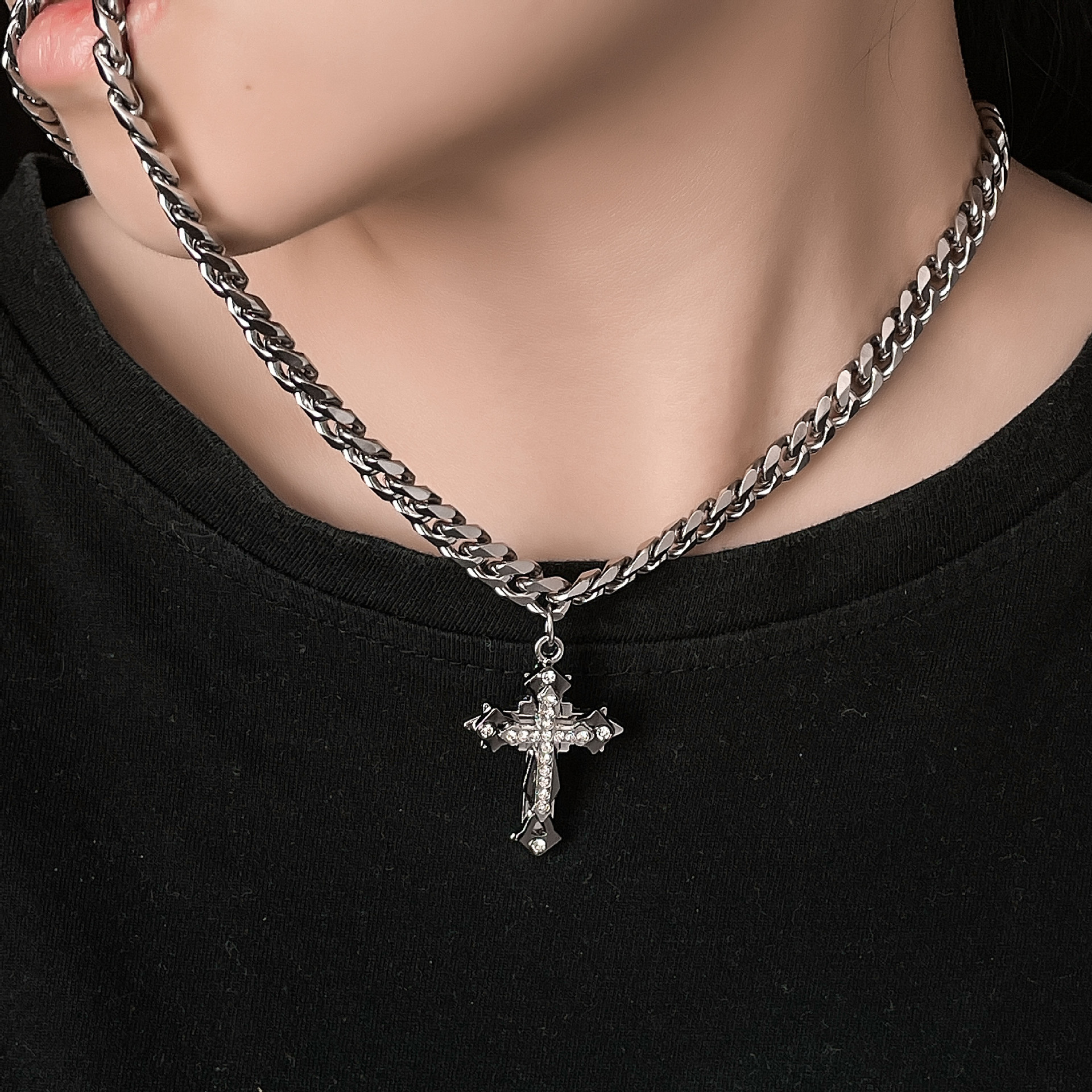 IG Style Simple Style Classic Style Cross Alloy Titanium Steel Unisex Pendant Necklace 1 Piece display picture 1