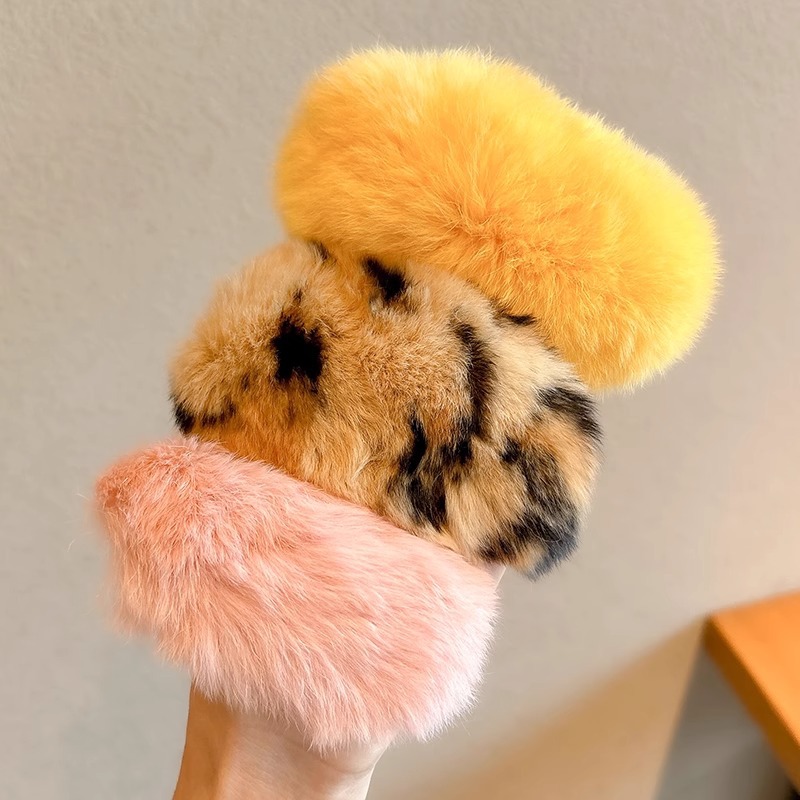 Otoño y invierno peluche niños lindos pinzas de cabello de perro de mango 2024 nuevas niñas frentes frentes BB clip clip clip clip de cabello rotos