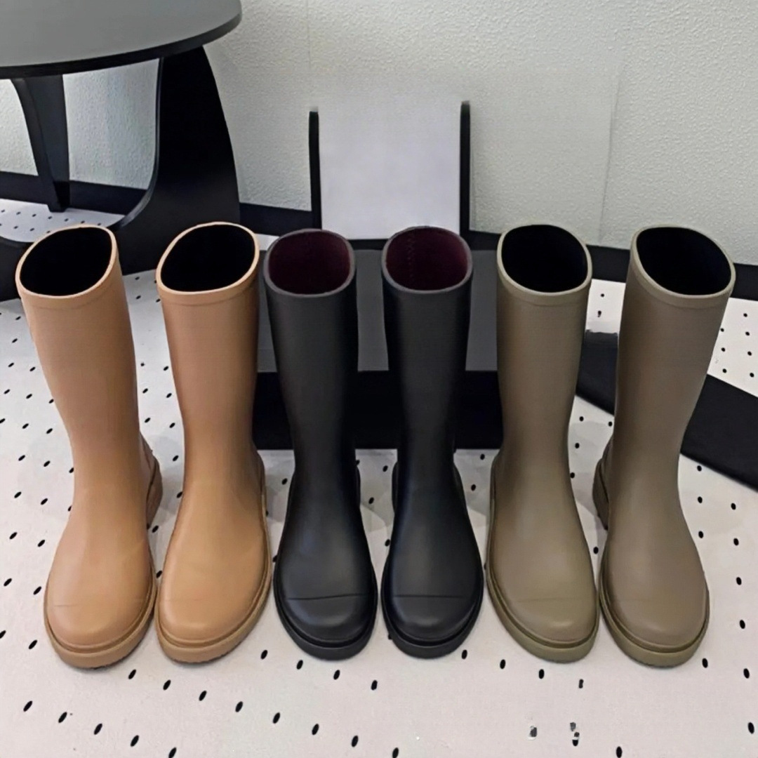 High-End Chanel-Style Women's Rain Boots 2026 New Model, Suitable for All Seasons, High-Tube, Below-The-Knee, Slimming, Versatile Fashion Boots for Women