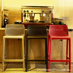 Direct Manufacturer Sale Minimalist Influencer INS White Bar Stool Designer Stackable Nordic Plastic Bar Chair