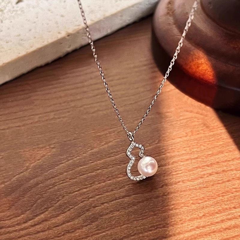 Colar vintage de pérolas e diamantes pingente cabaça mulher_voghion.com