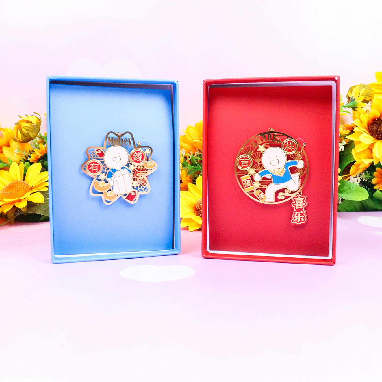 [ Cute cartoon metal bookmark cultural and creative hollow genuine guarantee gift box packaging gift preferred national trend now]