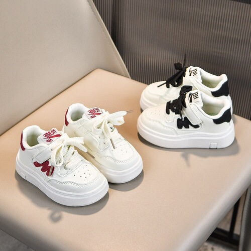 Spring new girls 'leather sneakers, boys' soft-sole anti-slip toddler shoes, children's skate shoes, casual single-layer shoes, trendy