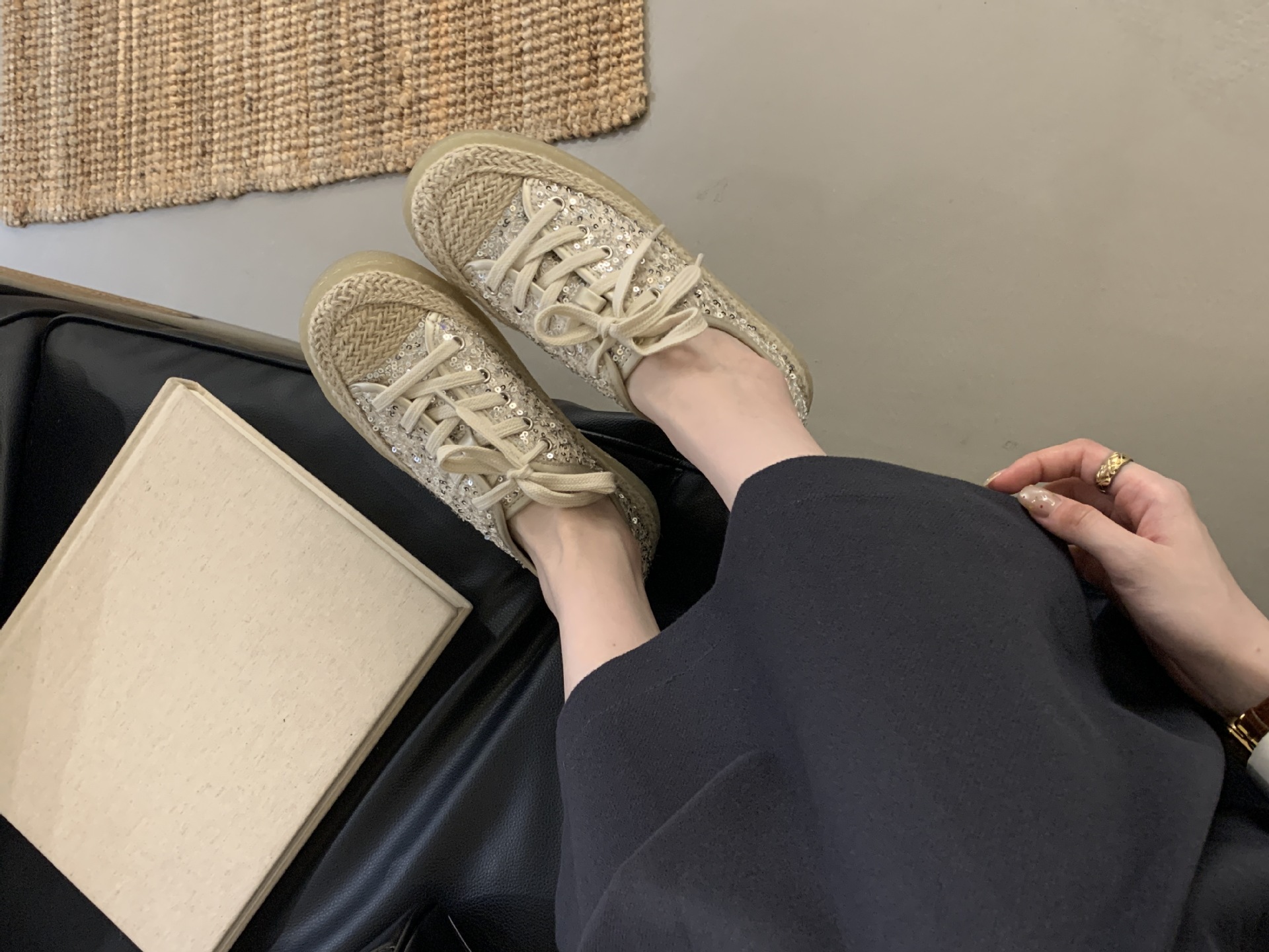 French-style High-end Straw-woven Thick-soled Lace-up Sequined Fisherman For Women, Slip-on Loafers, Fashionable Casual_vogvips.com