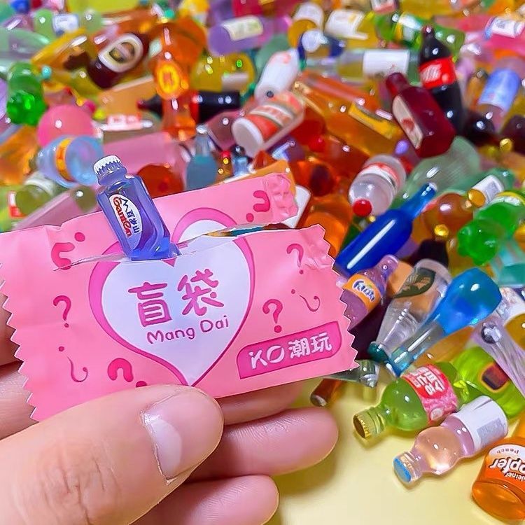 人気のシミュレーションミニチュア食品おもちゃブラインドバッグミニワインボトル樹脂 DIY ジュエリーアクセサリー混合卸売|undefined