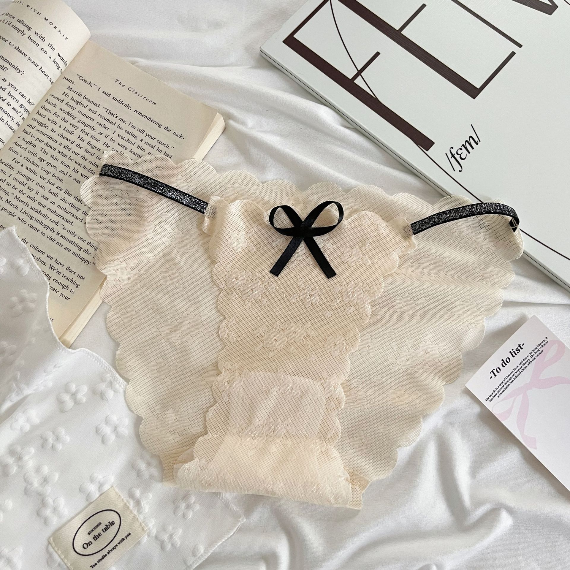 Flor de fantasía ~ Calzoncillos de encaje de niña francesa puro estilo delgado transpirable sexy hueco sin costuras calzoncillos de mujer