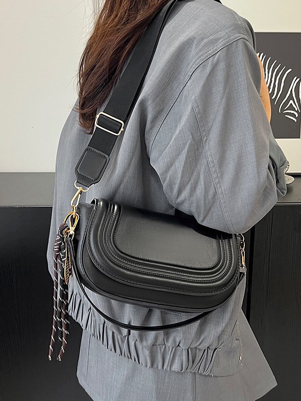 Transfronterizos al por mayor de lujo damas silla de montar nuevo comercio exterior de alta moda moda versátil ocio mochila de hombro