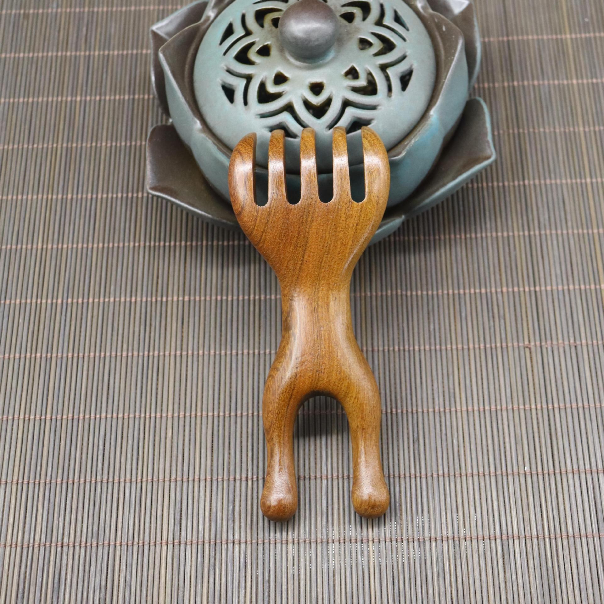 新商品の金糸檀木鼻剃りマッサージ器の目の鼻の梁の穴の棒の頭皮の経絡の5爪のマッサージの櫛の卸売り