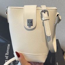 ƷٴˮͰСŮ¿ļСƷ֙Cμб