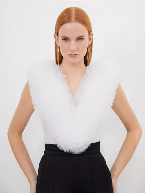 Europa y América Primavera/Verano Maillard Tops ajustados de alta gama Diseño femenino Cuello en v Tops de malla hinchada Estilo de temperamento de mujer image 6