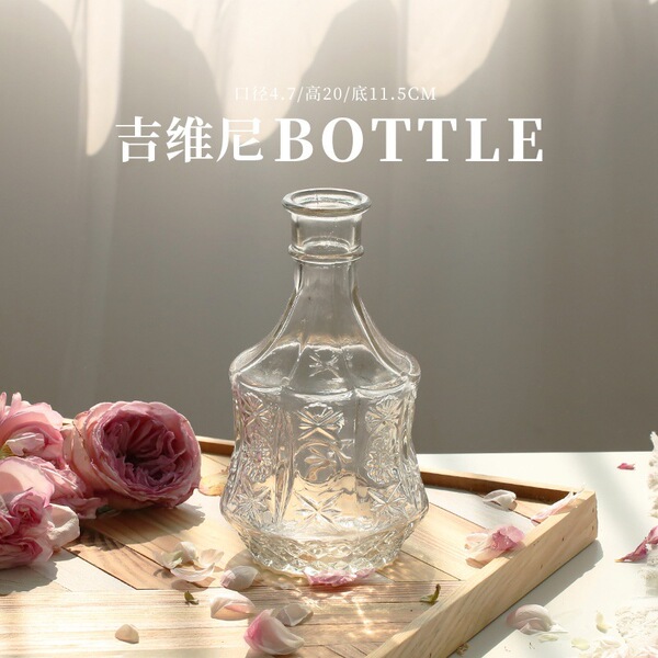 Retro light luxury relief transparent French mini glass vase living…