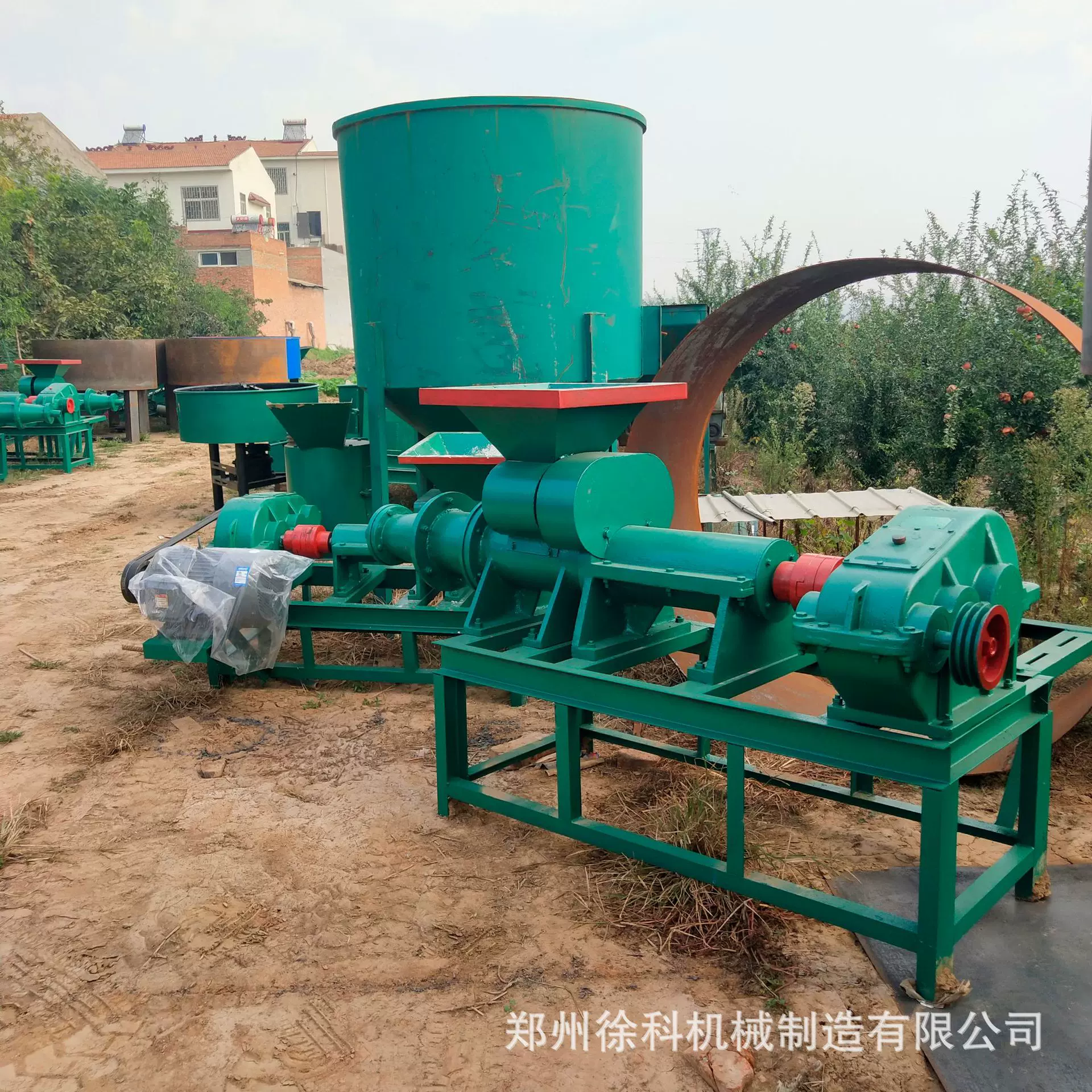 高温挤压 形状多样碳粉制棒机 徐科160木炭煤棒机 锯末木炭机