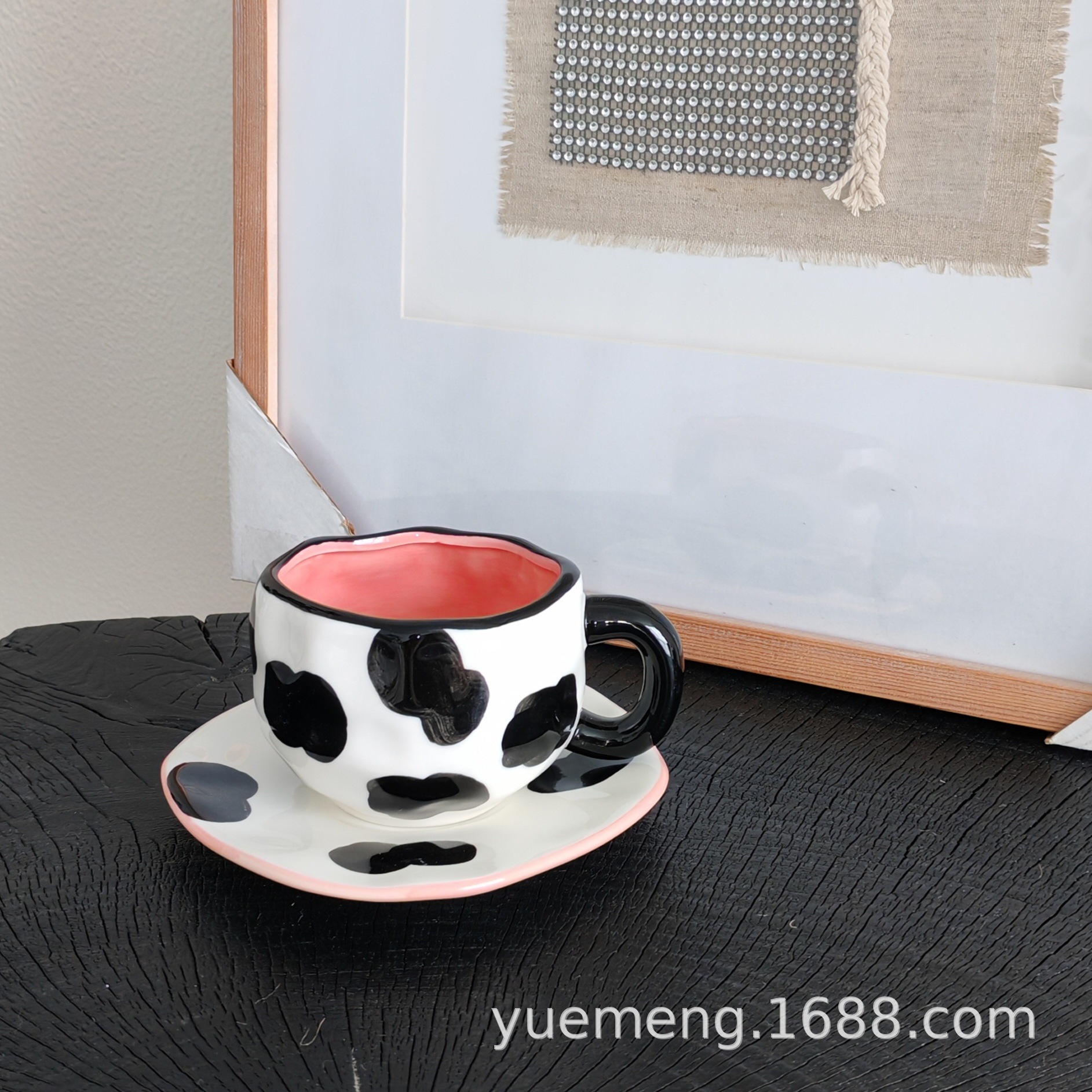 Taza de café de cerámica navideña irregular, linda taza con diseño de flores y corazones pintados a mano, juego de taza y platillo para té de la tarde