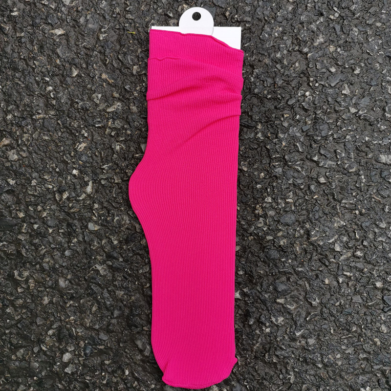 Primavera y verano calcetines de algodón peinados delgados calcetines de confinamiento sin hueso anti-pilling calcetines de moda casual transpirable de color sólido calcetines de pila al por mayor