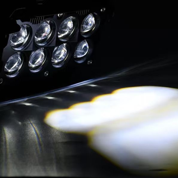 Transfronterizos 8 lentes LED de motocicleta batería de luz del automóvil lámpara auxiliar transformada luz eléctrica externa luz brillante