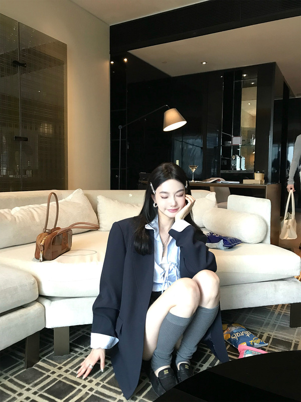 区区欧阳黑色西装外套女秋季高级感宽松休闲小个子设计感小众西服|undefined