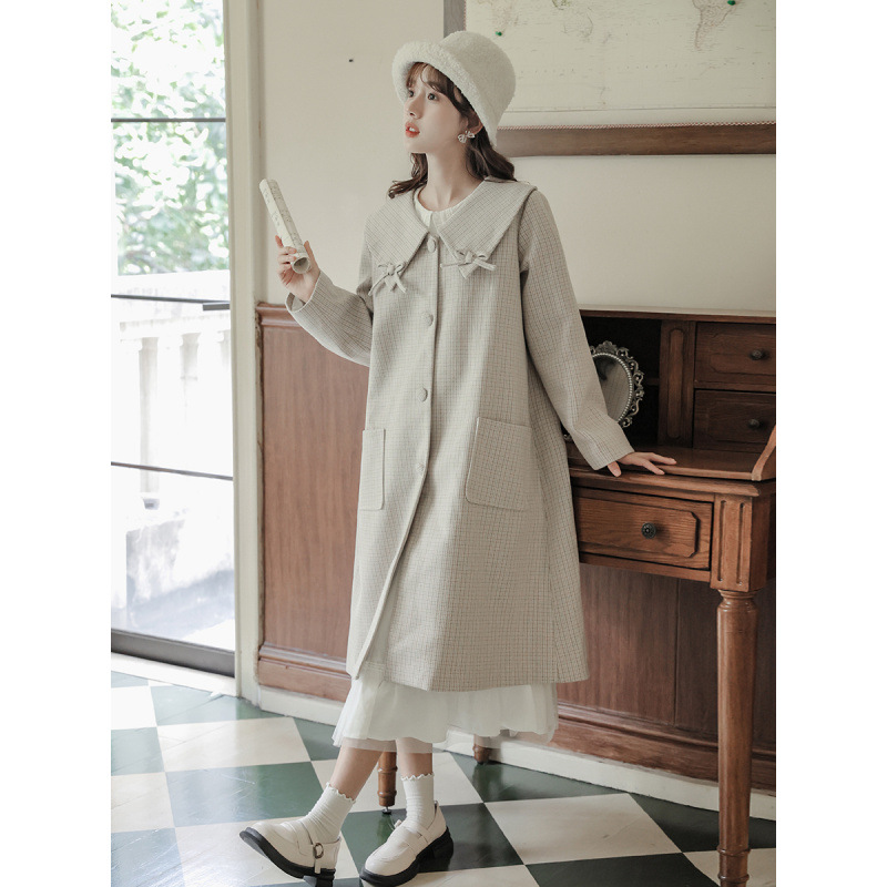 法式少女娃娃领格纹毛呢外套女秋冬新款中长款宽松休闲呢子大衣