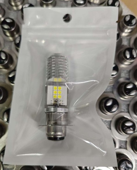High-brightness fishbone motorcycle LED headlight, single-prong P15D H4 BA20D 12SMD headlamp manufacturer