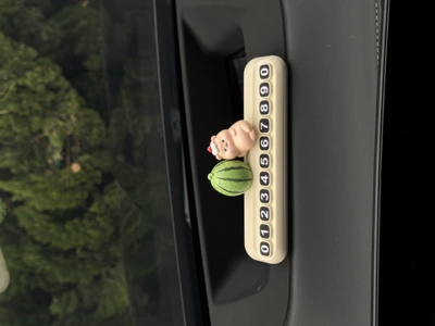 Nömrəli dayanma kartı: High-End Car Phone Moving License - lazy-piggy-watermelon-white-large-number-plate-includes-damage-free-adhesive