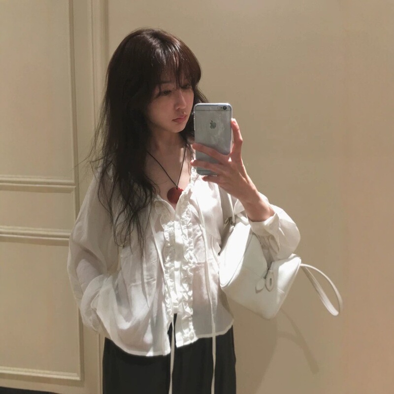 Korean Style Fungus Lace Lace-Up White Shirt for Women in Early Autumn, a Very Beautiful French Cotton and Linen Top